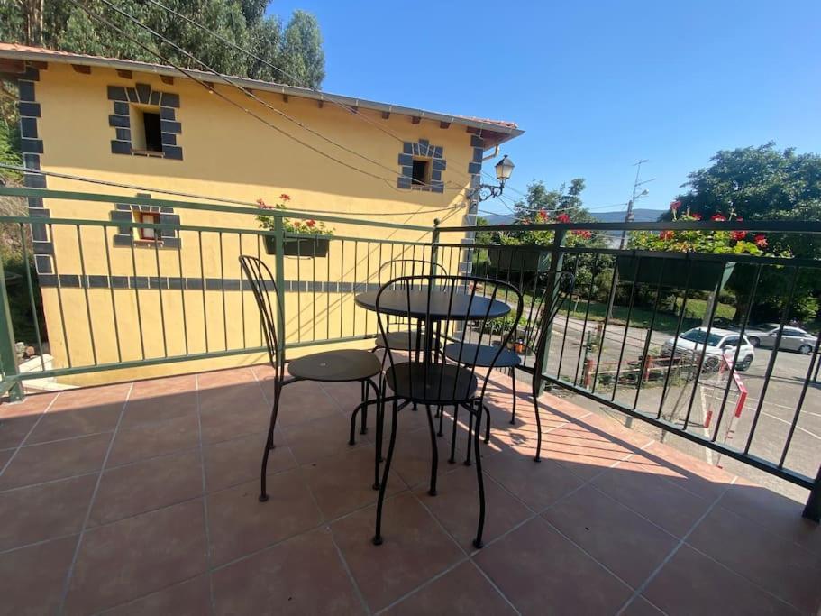 Casa En Montealegre Reformada Y Acogedora Sámano Eksteriør billede